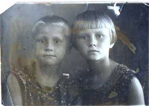 Нина Ивановна Щукина с сестрой Лидой