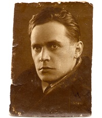 Малаховский Бронислав Брониславович (1902-1937) - художник.