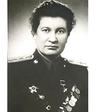 Аронова Раиса Ермолаевна (1920-1982) - военный лётчик, переводчик.
