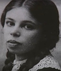 Райт-Ковалёва Раиса Яковлевна (Райт Рита, Ковалёва Рита, урождённая Черномордик) (1898-1988) - переводчик, мемуаристка.