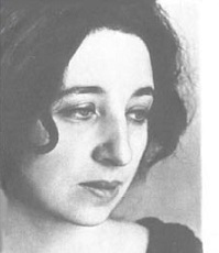Аксельрод Елена Мееровна (Марковна) (р.1932) - поэт, переводчик.