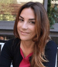 Ардоне Виола (р.1974) - итальянская писательница и педагог. 