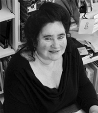 Бийе Юлия (р.1962) - французская писательница, преподаватель.