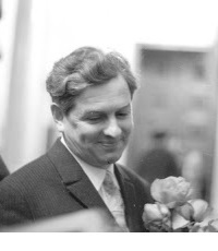 Дубровин Виктор Борисович (1928-1972) - журналист, филолог.