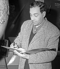Комаров Виктор Ноевич (Багряк Павел) (1924-2001) -  астроном, публицист.