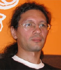 Карапетьян (Карапетян) Рустам Анатольевич (р.1972) - писатель, программист.