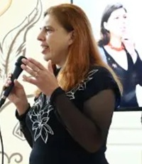 Булах Катерина (Полеводова Екатерина Анатольевна) (р.1978) - писатель, переводчик.