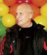 Лельевр Анатолий Владимирович (р.1938) - писатель, журналист, художник.