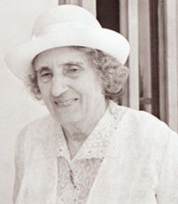 Макарова (урождённая Кречман) Алла Юльевна (1894-1986) - искусствовед, переводчик.