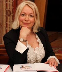 Пушкарёва Наталья Владимировна  - писатель.