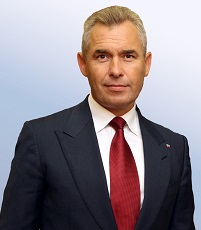 Астахов Павел Алексеевич (р.1966) - адвокат, телеведущий, государственный деятель.