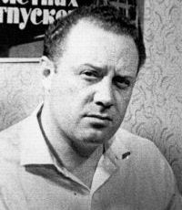 Рекемчук Александр Евсеевич (1927-2017) - писатель, сценарист.