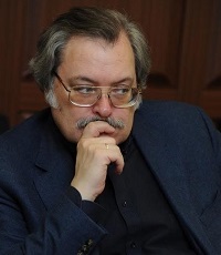 Перевезенцев Сергей Вячеславович (р.1960) - историк.