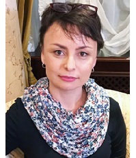 Смирнова Юлия Андреевна (р.1977) - писатель, журналист.