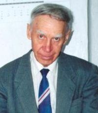 Сухачев Михаил Павлович (р.1929) - военный летчик, педагог, писатель.