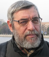 Толстиков Александр Яковлевич (р.1949) - писатель, журналист.