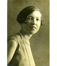 Маркова Вера Николаевна (1907-1995) - филолог, переводчик.